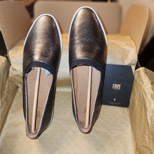 Frye Melanie Slip On, 7.5, Black